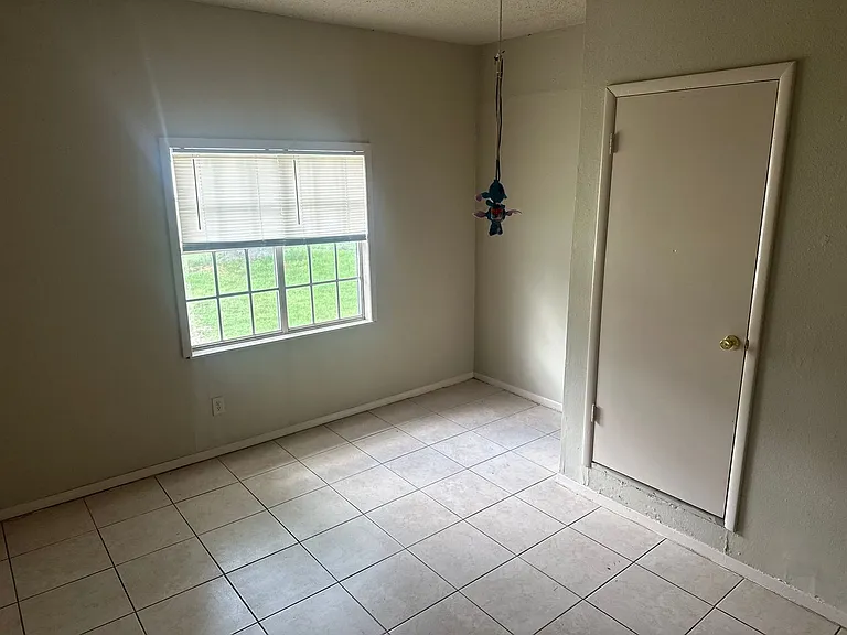 1007 Mayes Ave — Photo 13