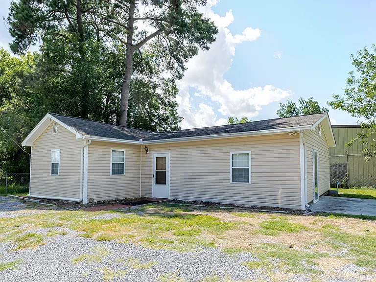 2621 1/2 W Willow Dr — Photo 2