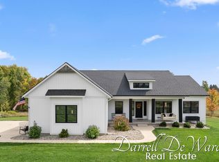 4880 Oaklee Ln SE, Caledonia, MI 49316