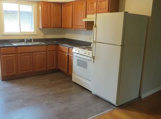 2233 Galilee Ave, Zion, IL 60099