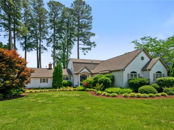1121 Wormley Creek Dr, Yorktown, VA 23692