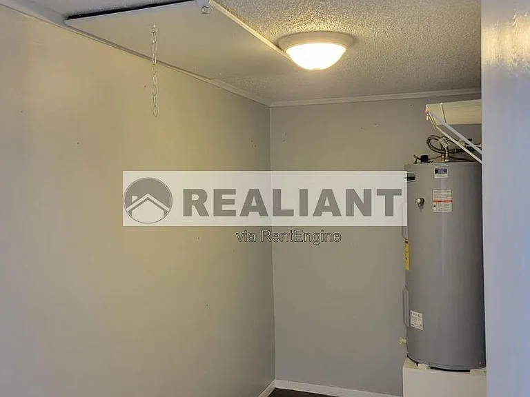 505 Amhurst Dr — Photo 6