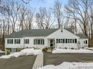 8 Stag Ln, Greenwich, CT 06831