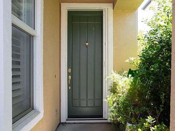 3rd image of 513 Grey Owl Drive