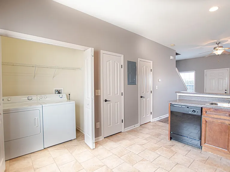 1209 Ash Ridge Dr #C — Photo 7