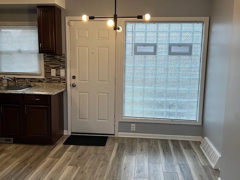 17356 Greenfield Rd — Photo 8