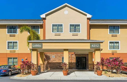 Tampa - Airport - Spruce Street Photo 1