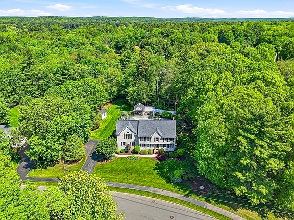 4th image of 36 Jackson Cir