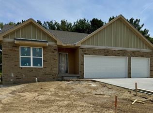 2206 Citta Cir, Cir, NE 68147