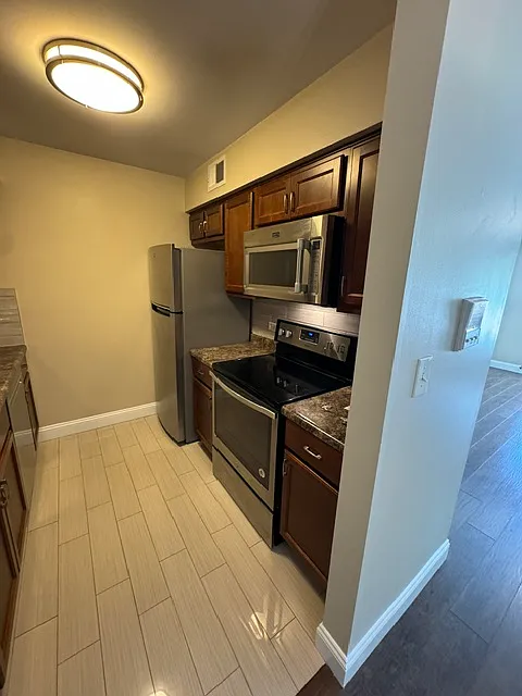 2 bed, 800 sqft, $1,850 — Photo 4
