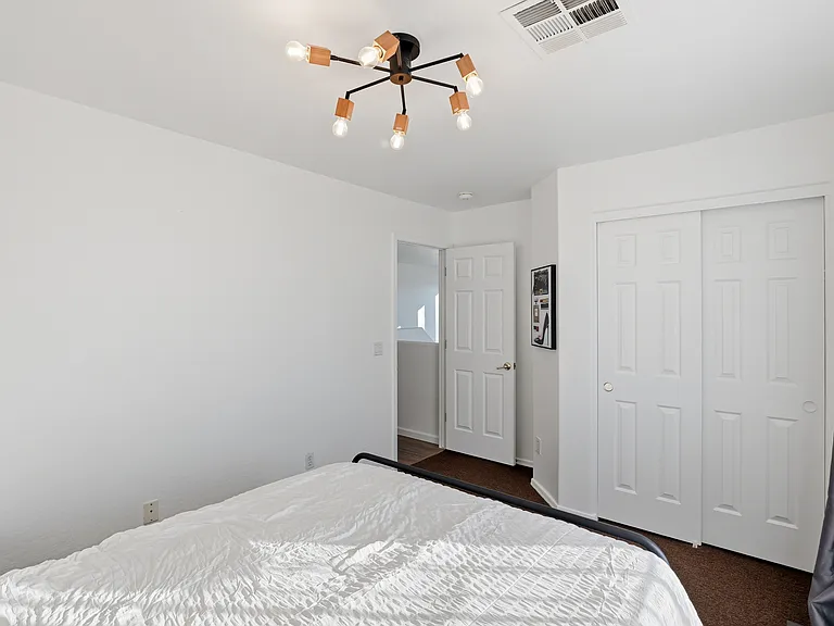 220 W Beechnut Pl — Photo 9
