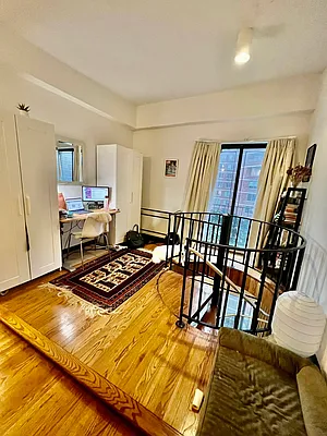 Rented by Avenues Real Estate | media 18