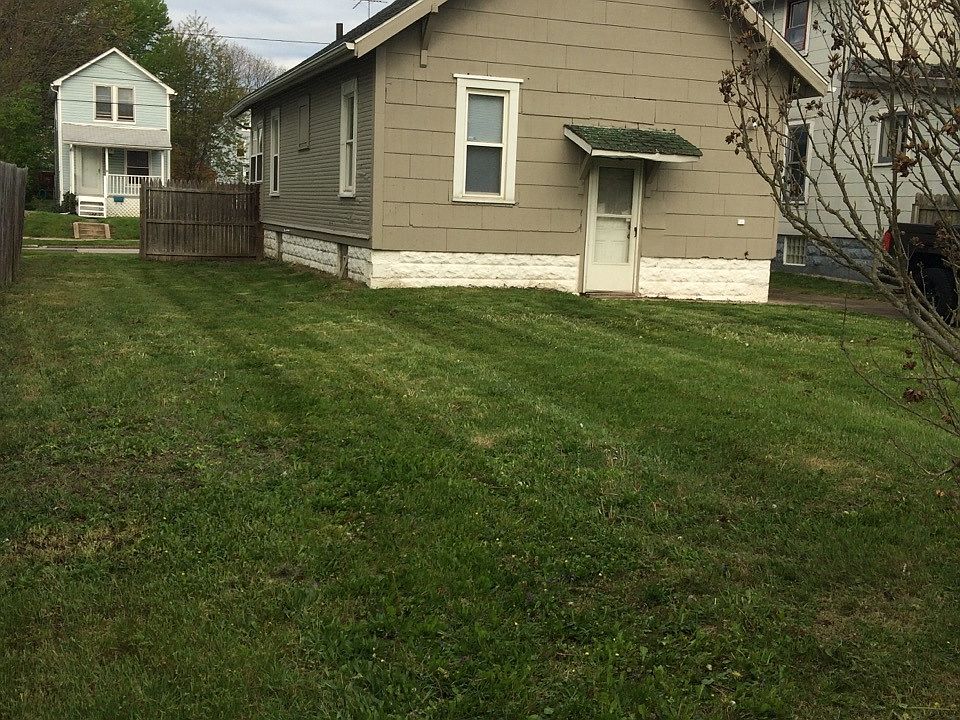 2nd image of 1182 Wilbur Ave