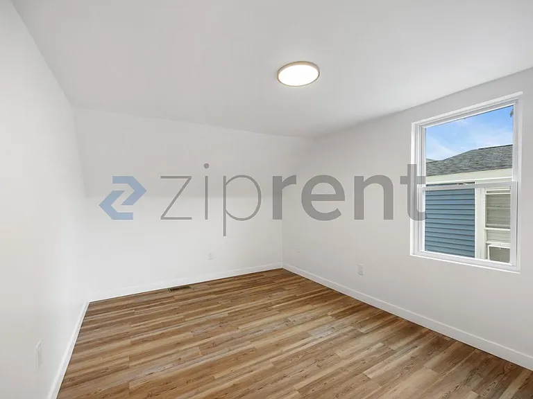 19 Oliver St #19 — Photo 14