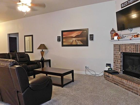 4th image of 1611 Wrangler Ln