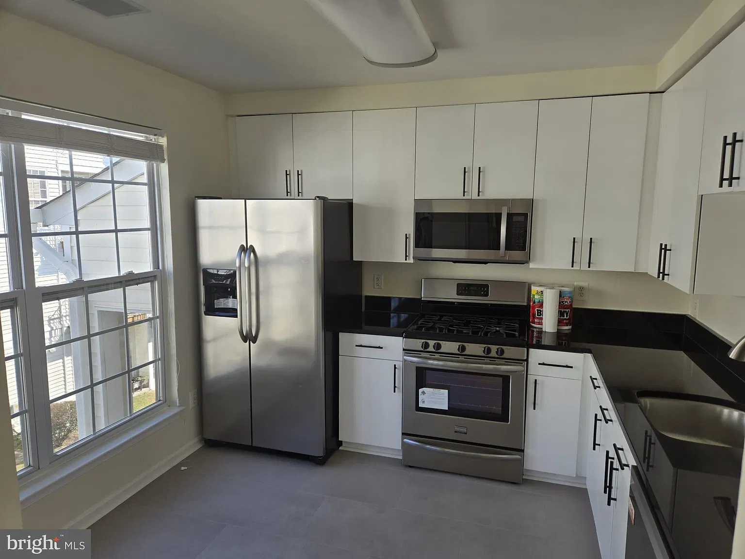 2 bed, 2.5 bath, 1215 sqft, $2,500 — Photo 3
