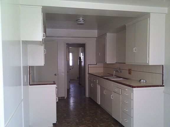 3rd image of 6203 La Tijera Blvd