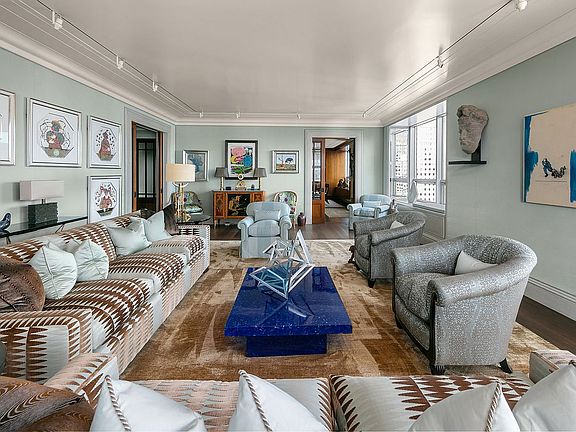 2nd image of 15 W 53rd St #49BC