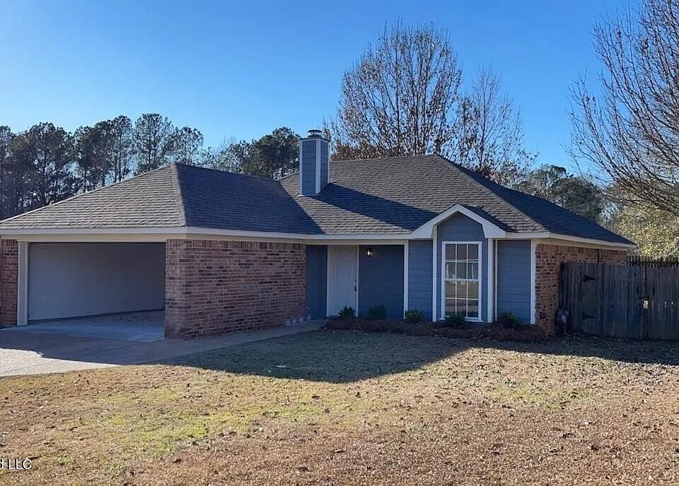 1st image of 217 Shadow Creek Dr