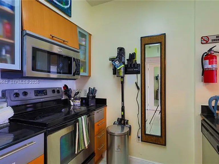 1750 N Bayshore Dr #1711 — Photo 16