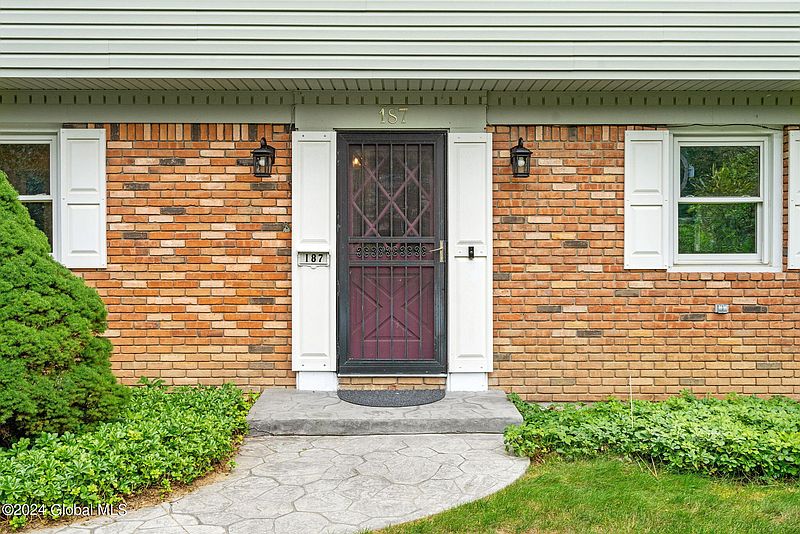 3rd image of 187 Wood Dale Drive