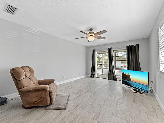 3rd image of 2600 SE Ocean Boulevard #Aa8
