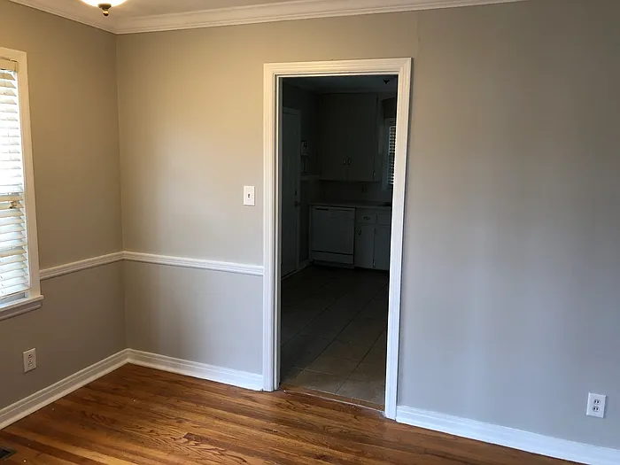 3 bed, 1.0 bath, 1100 sqft, $1,095 — Photo 3