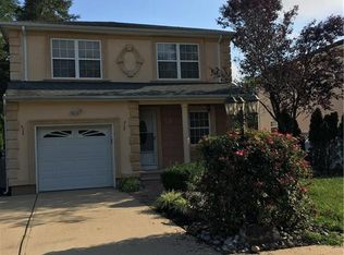 48 E Sedgwick St, Monroe Township, NJ 08831