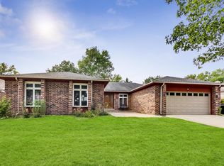 804 N Carlyle Ln, Arlington Heights, IL 60004