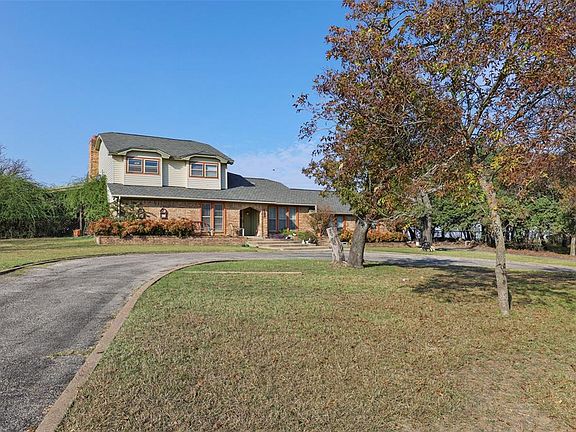 3rd image of 133 Vista Dr