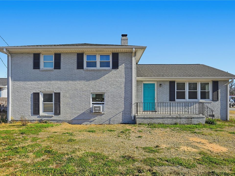 1st image of 3 Rangeview Cir