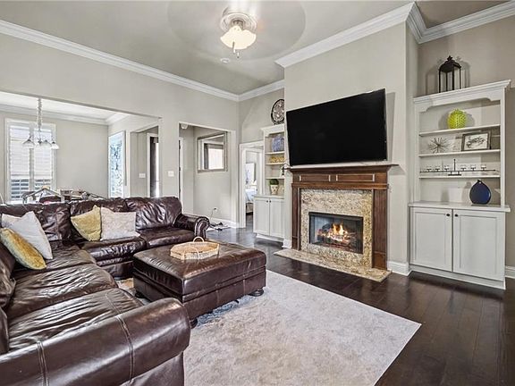 4th image of 135 Ashton Parc