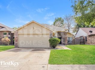 2416 Sutton Dr, Arlington, TX 76018