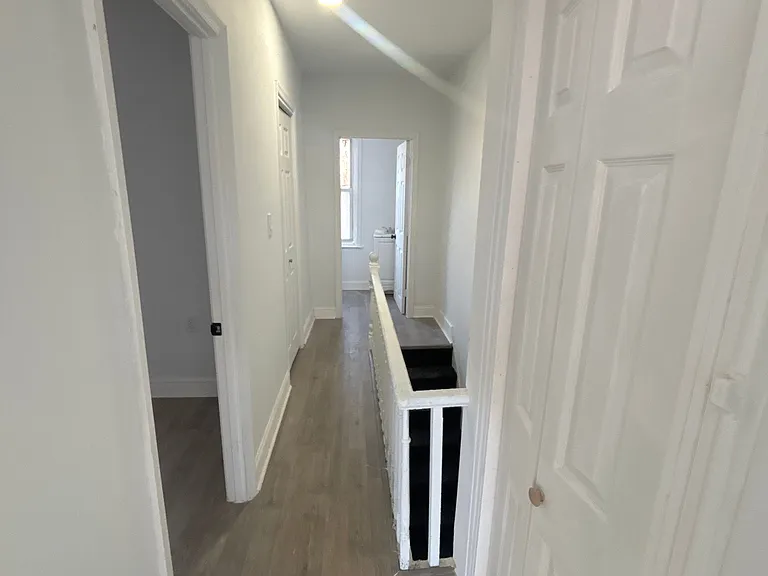 6415 Glenmore Ave — Photo 11