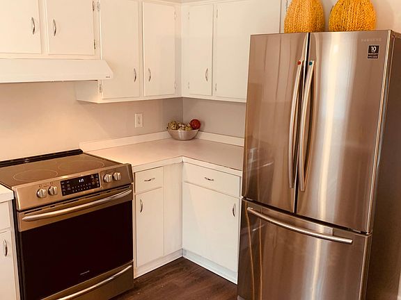 4th image of 209 Beech St APT 20