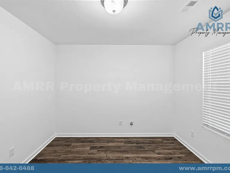 1007 SW 3rd Ave — Photo 4