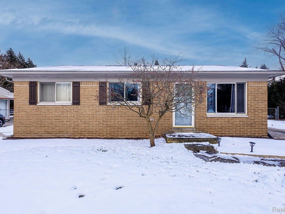 1st image of 33613 Longwood Dr