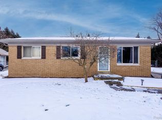 33613 Longwood Dr, Farmington Hills, MI