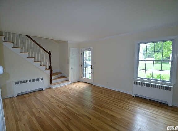 3rd image of 20 Elin Pl