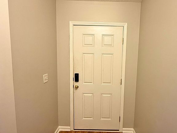 2nd image of 122 Royal Acres Cir