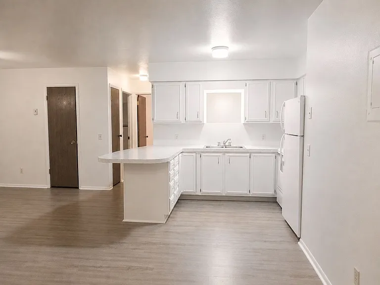 140-146 Parrish Ln — Photo 4