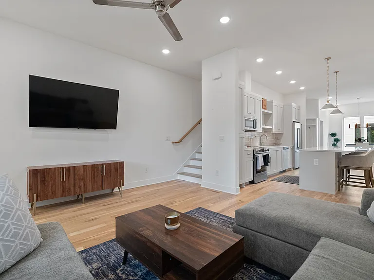 183 Moreland Ave SE #204 — Photo 14