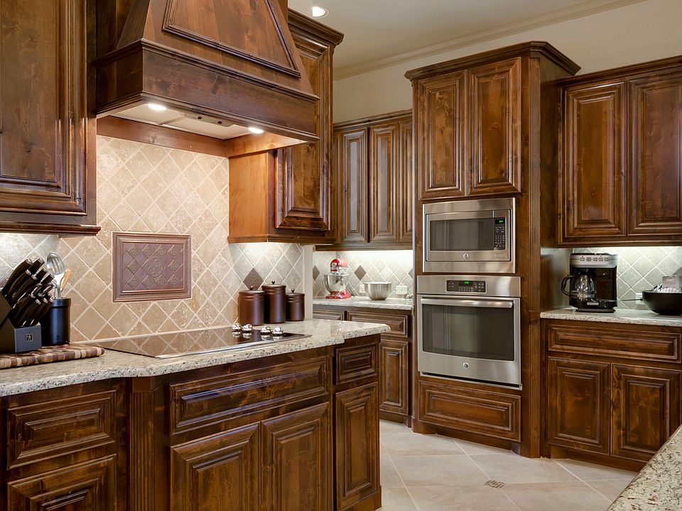 1st image of 2718 Royalwood Dr