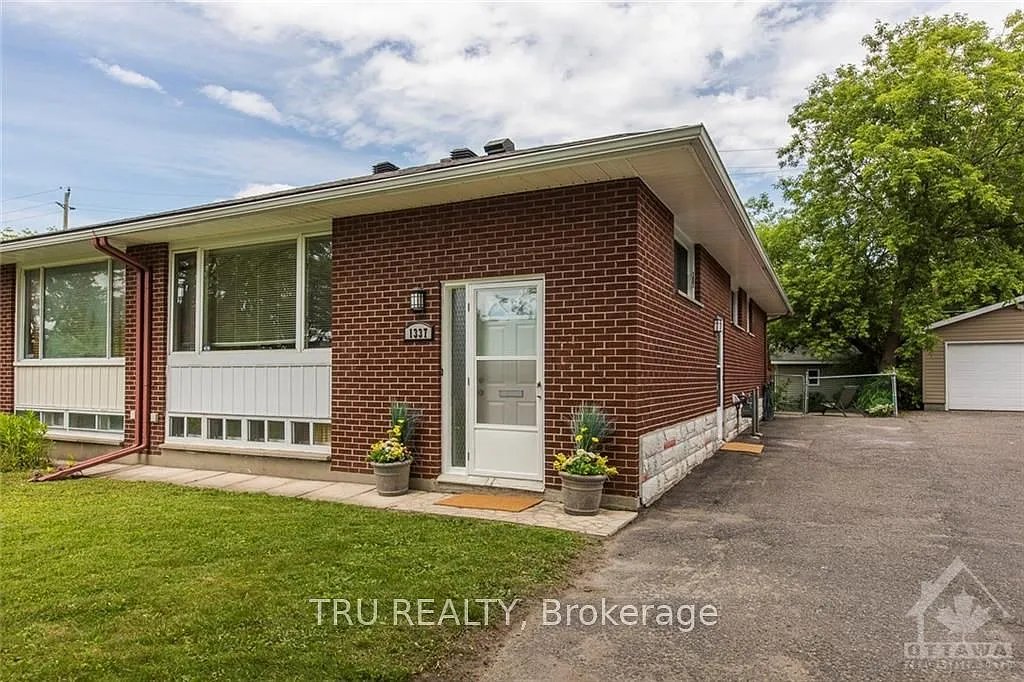 Building Photo - 1337 Bloomsbury Cres #A