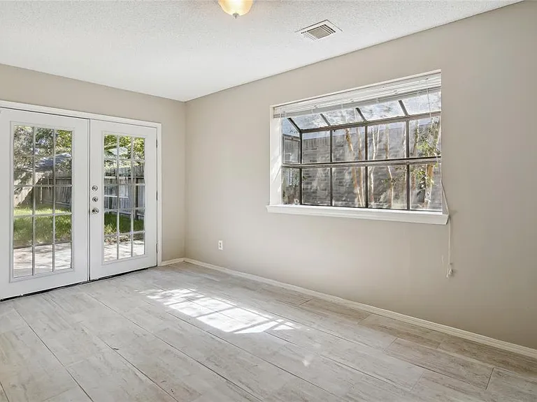 9414 Crystal Cove Cir — Photo 13