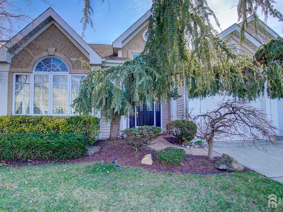 1st image of 36 Chichester Rd