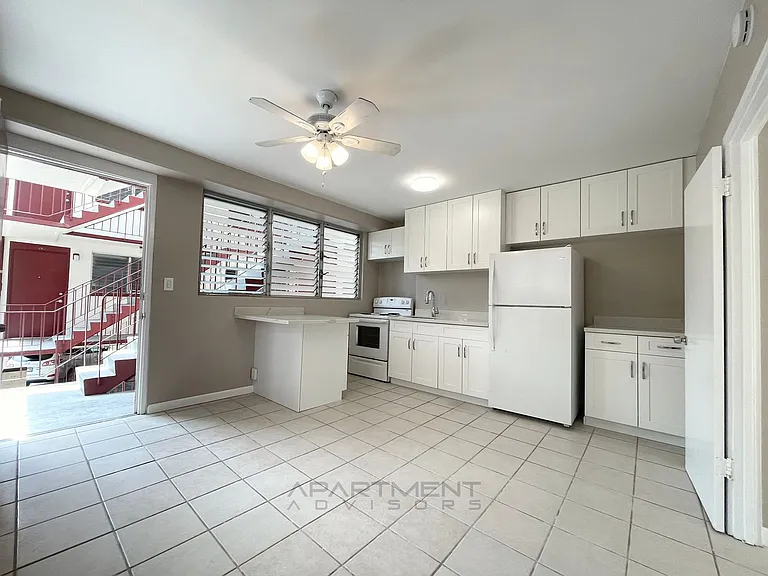 2541 Kuhio Ave — Photo 4