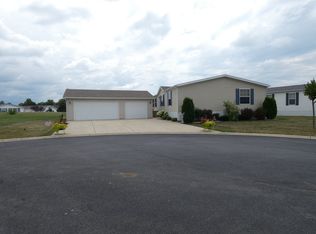 484 Long Oak Rd, Manteno, IL 60950