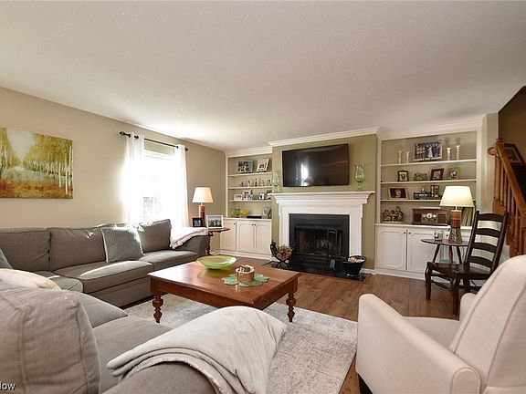 2nd image of 110 Commons Ct