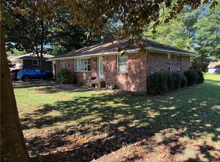 1215 Sheppard Pl, Stone Mountain, GA 30083